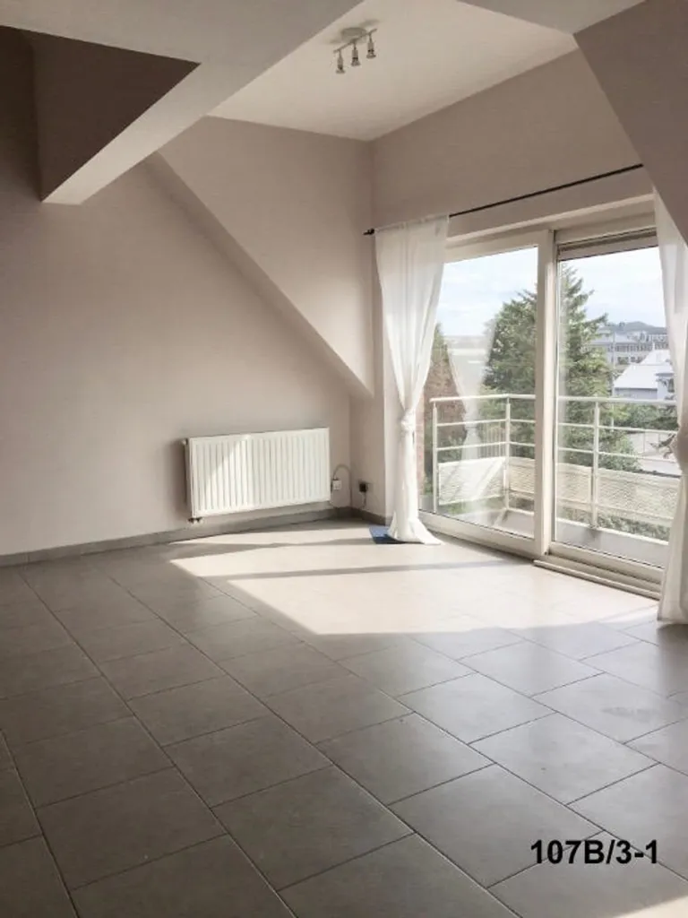 Soggiorno - Duplex with Balcony in Central Location