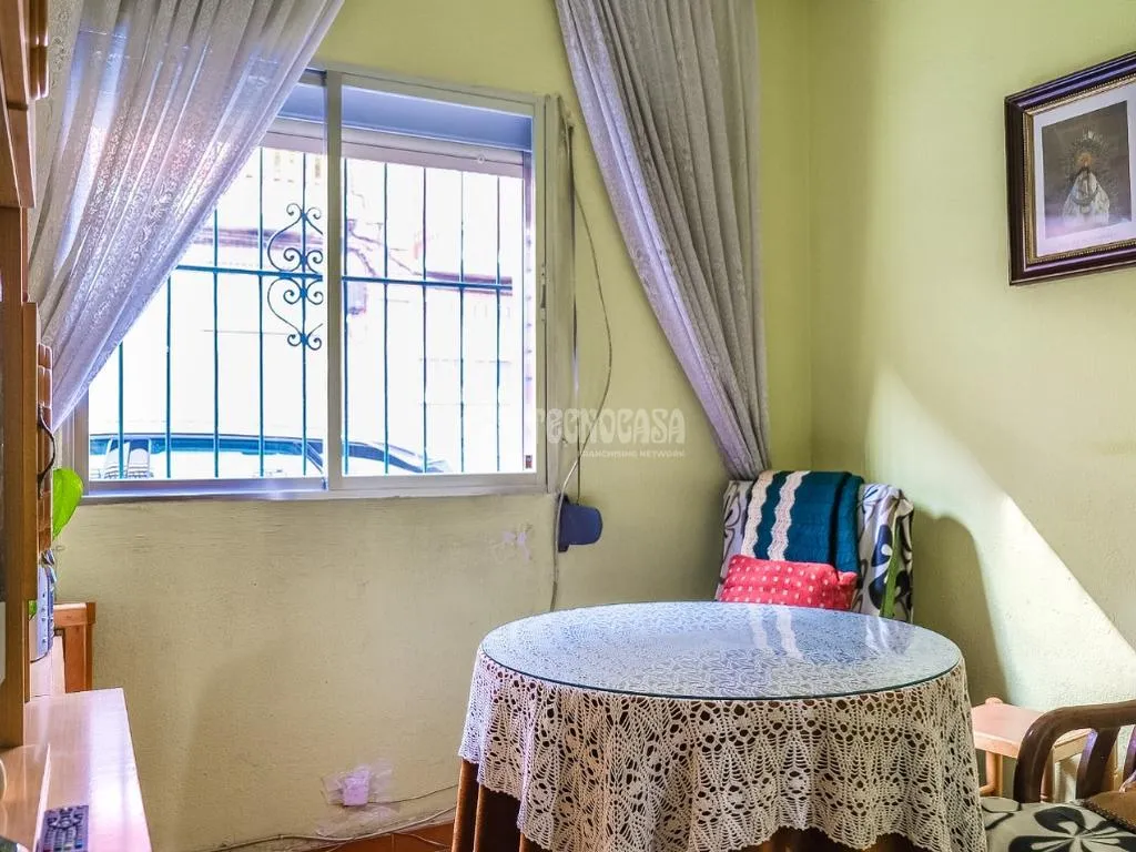 Söögituba - Ground Floor Flat with Large Windows in Carabanchel Alto