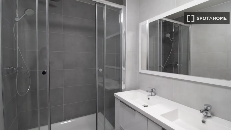 Salles de bain - Appartement à Louer à Nanterre