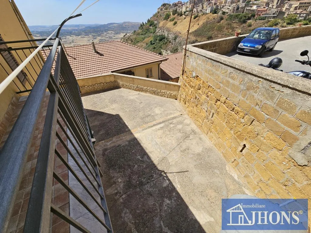 Balcon - Restored House with Terrace in Enna