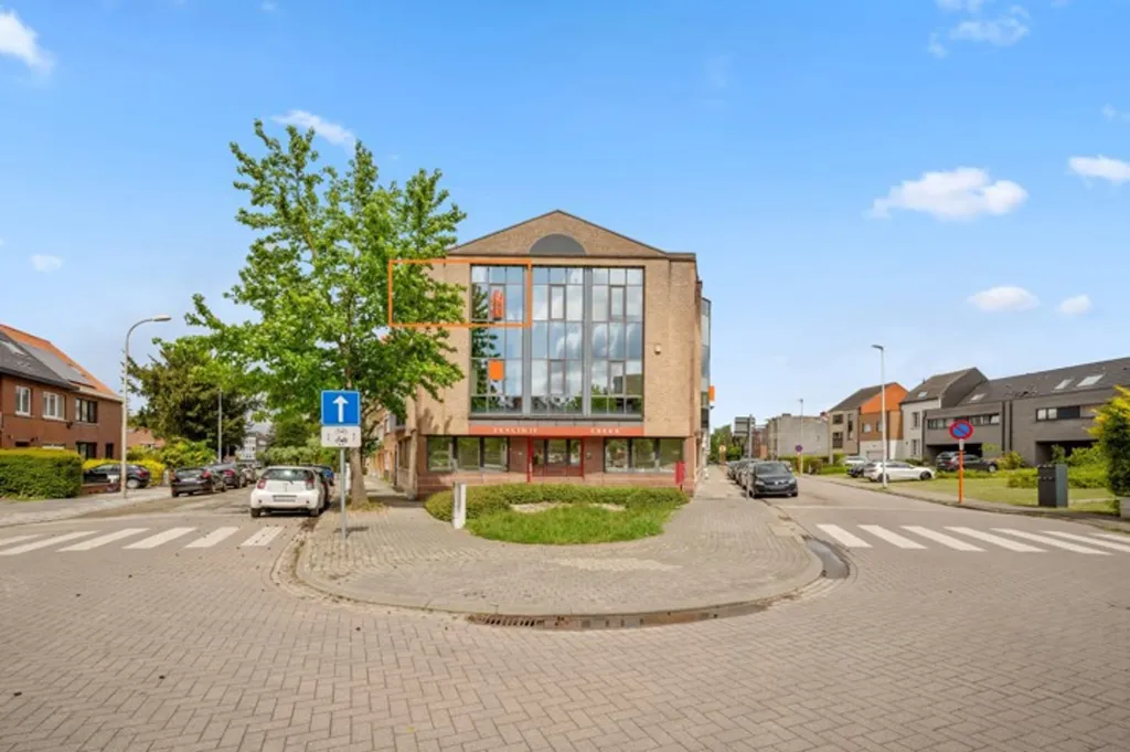 Välivaade - Office Space with Conversion Permit in Central Location