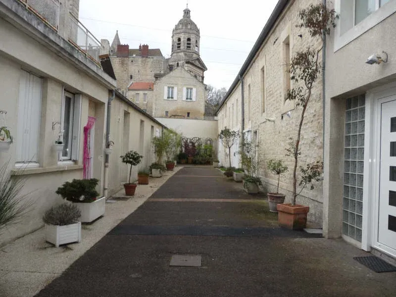 Garden - Studio with Garden Access in Caen