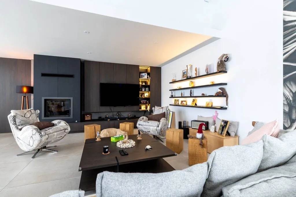 Elutuba - Architect-Designed Villa with Pool in Aizenay