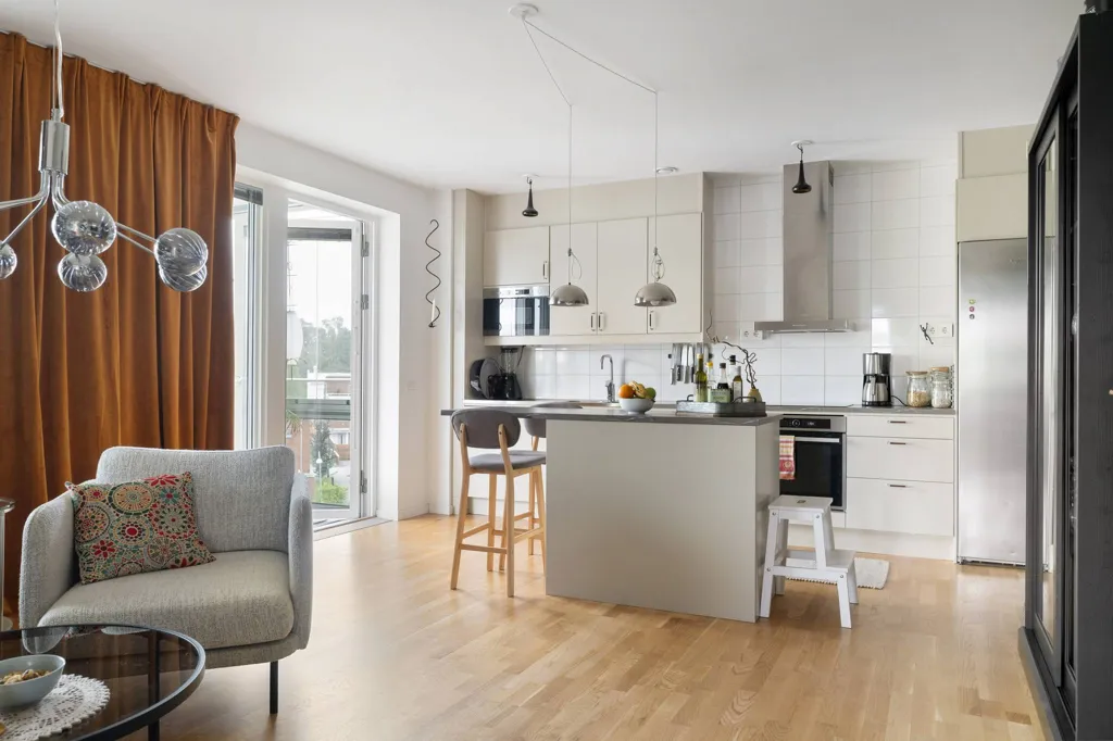 Cucina - Three-Bedroom Apartment with Balcony in Nyköping