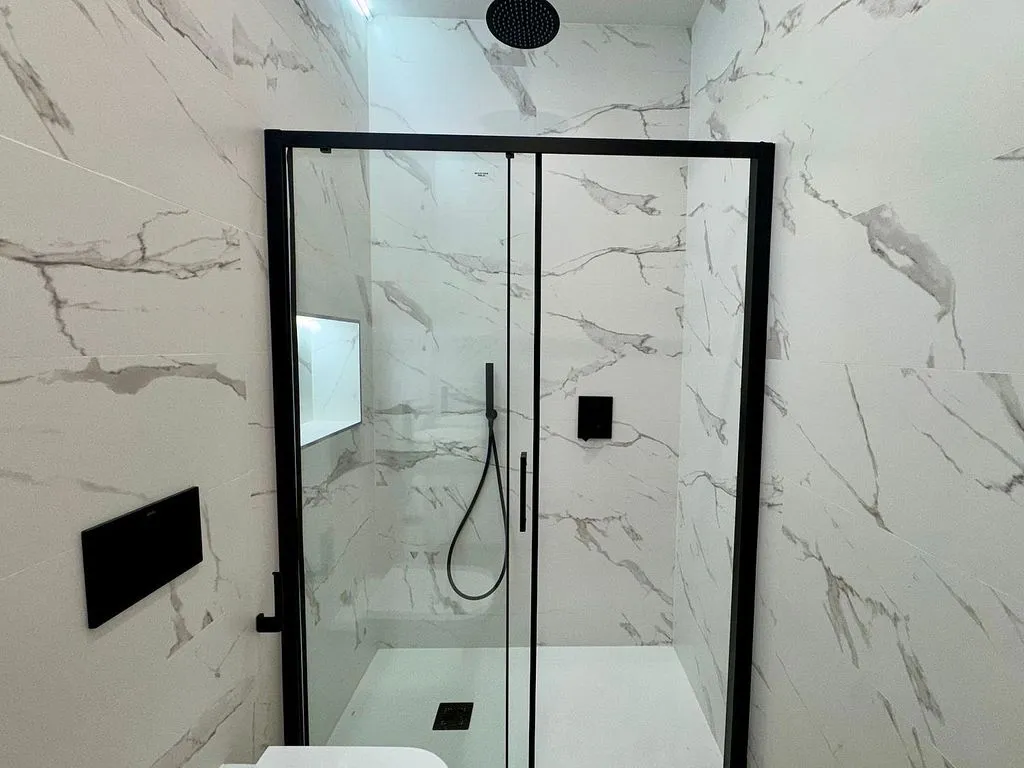 Bathrooms - Studio with Air Conditioning in El Astillero