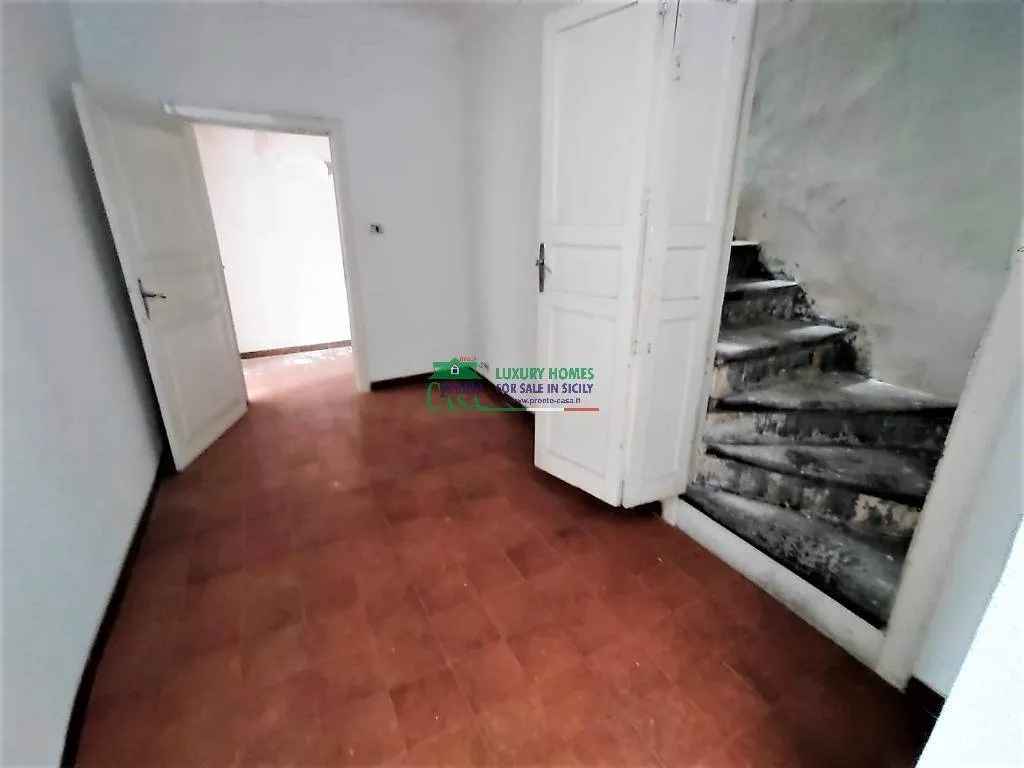 Stanze - Rustic House to Renovate in Ragusa
