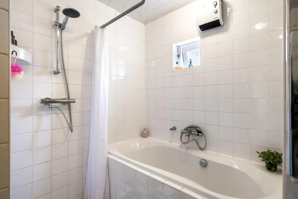 Vannitoad - 1930s House with Garden in Terwispel