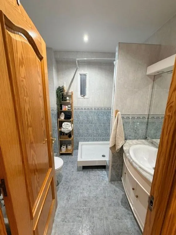 Salles de bain - Flat with Terrace in El Naranjo, Fuenlabrada