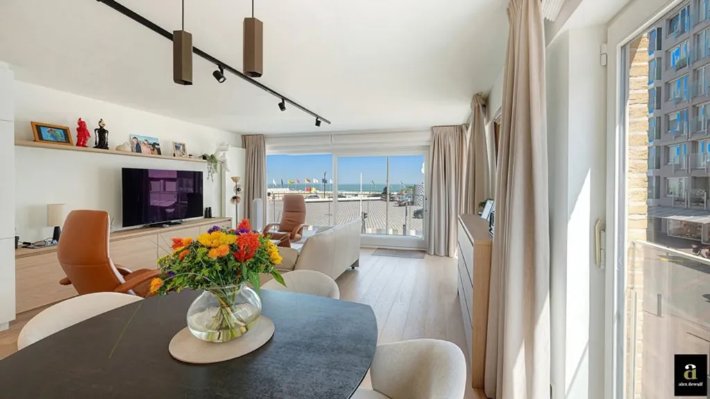Comedor - Renovated Corner Flat with Sea View on Rubensplein