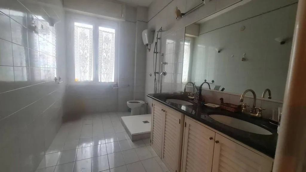 Vannitoad - Luxury Penthouse with Triple Exposure in Naples