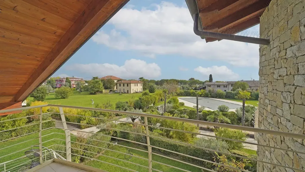 Rõdu - Lakefront Penthouse in Sirmione