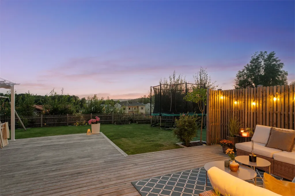 Terrace - Modern Villa with Garden in Sunny Location