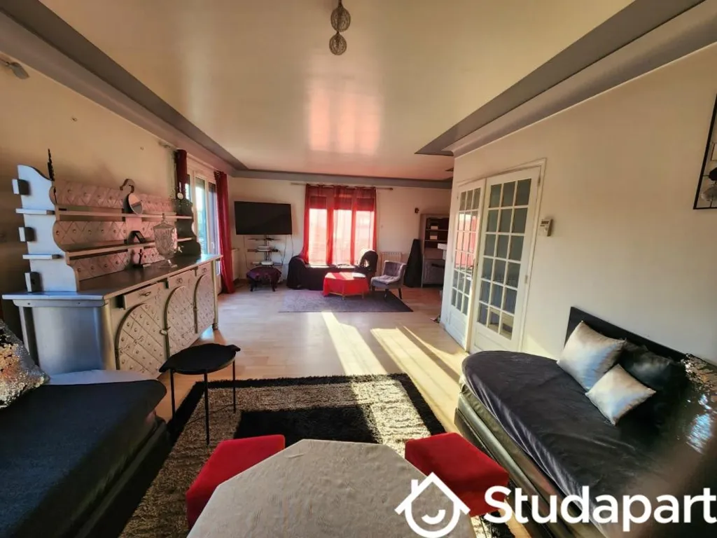 Séjour - Chambre en Colocation avec Jardin à Le Plessis-Trévise