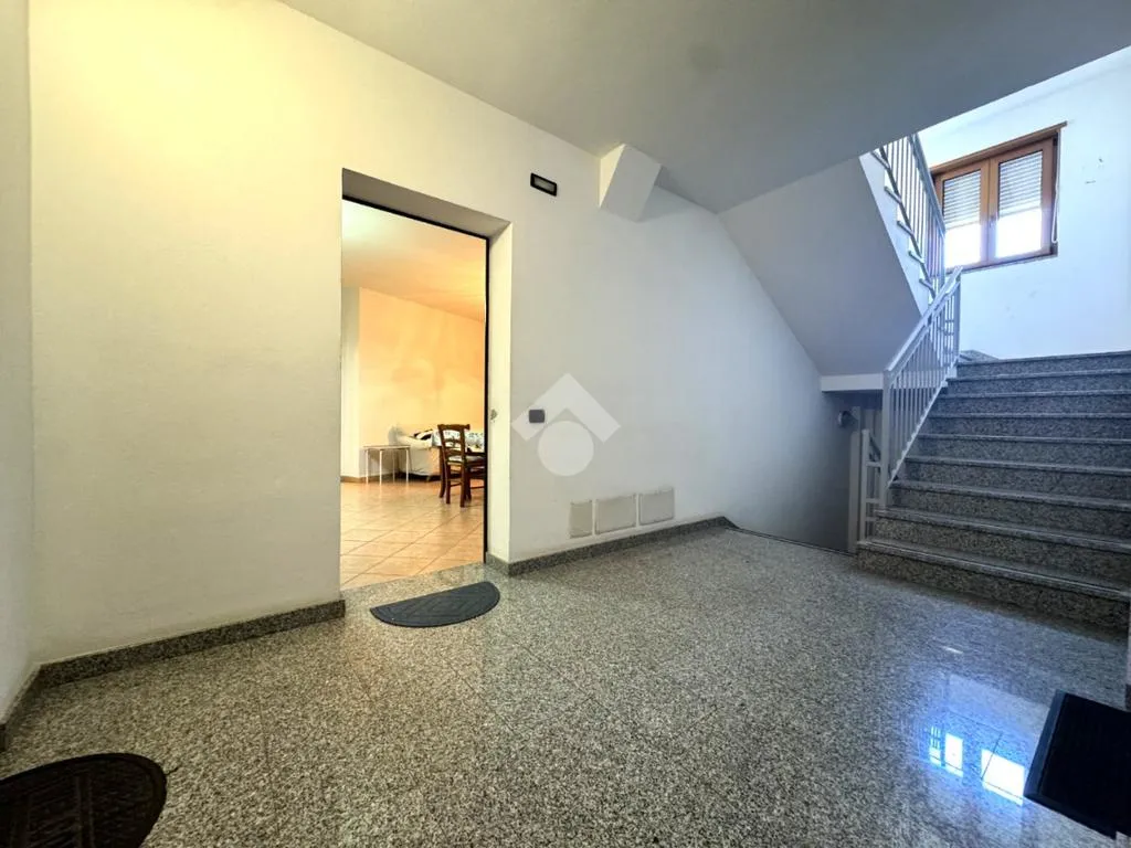 Esik - Ground Floor Trilocale with Parking in Tortolì