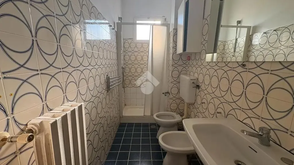 Bagni - Rear-Facing Apartment with Balcony in Bari