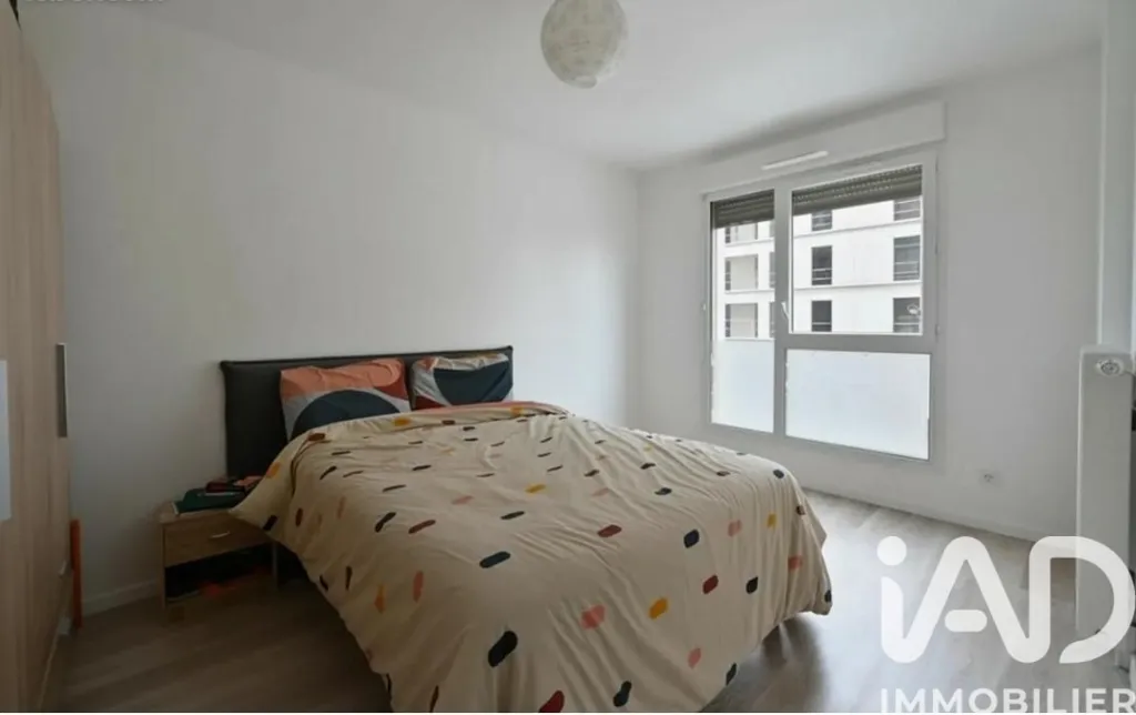 Chambres - Appartement T5 avec Balcon à Bagneux
