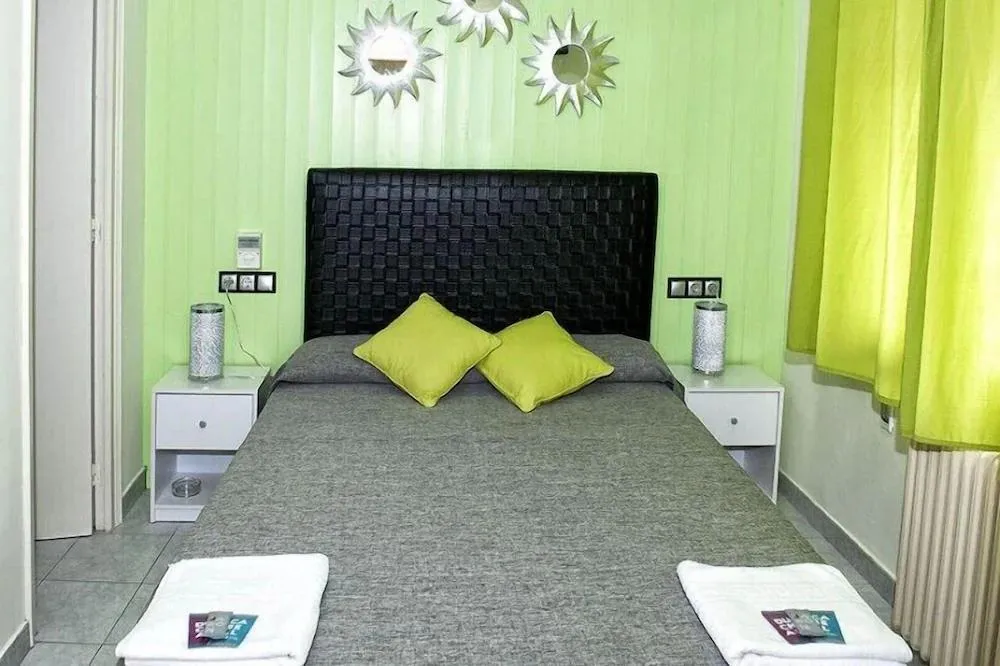 Camere da letto - Operational Hotel in Castelló d'Empúries