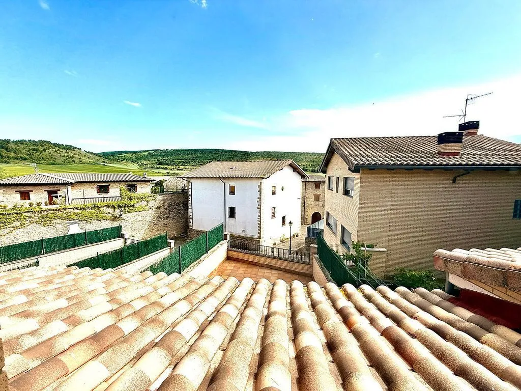 Terrace - Terraced Semi-Detached House in Aranguren