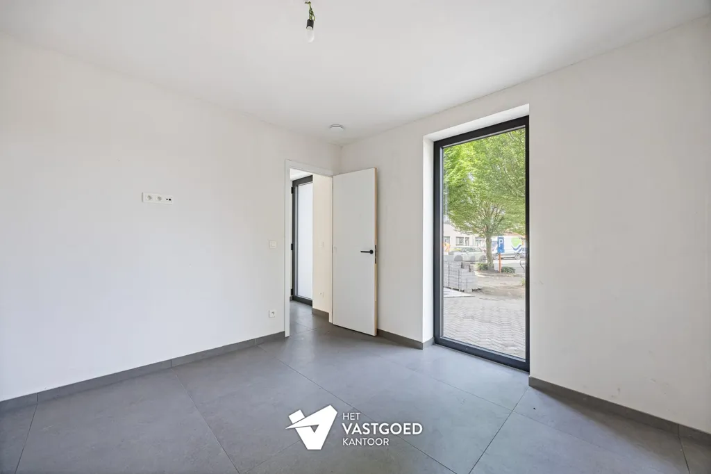 Toad - Ground Floor Apartment with Terrace in Central Location