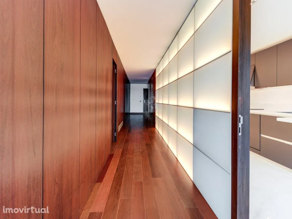 Esik - High Standard Flat with River View in Restelo