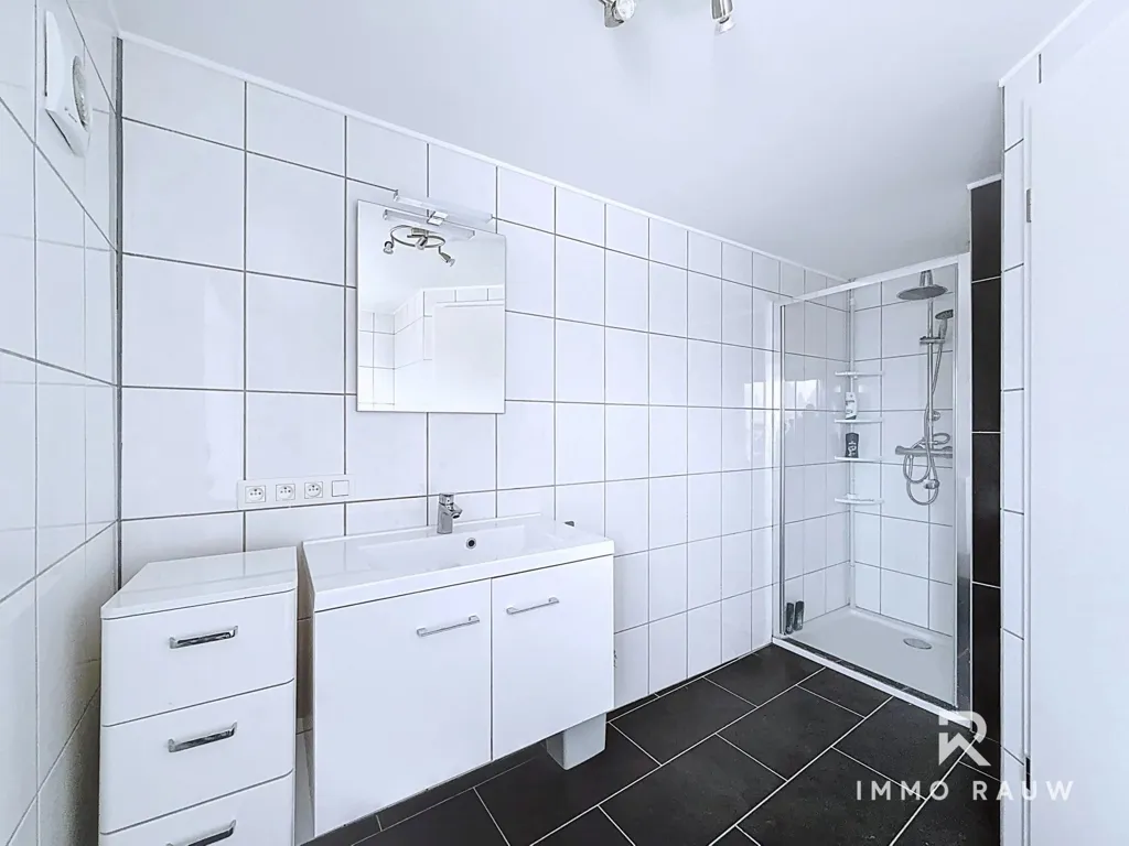 Salles de bain - Maison à Trois Façades avec Potentiel d'Aménagement à Elsenborn
