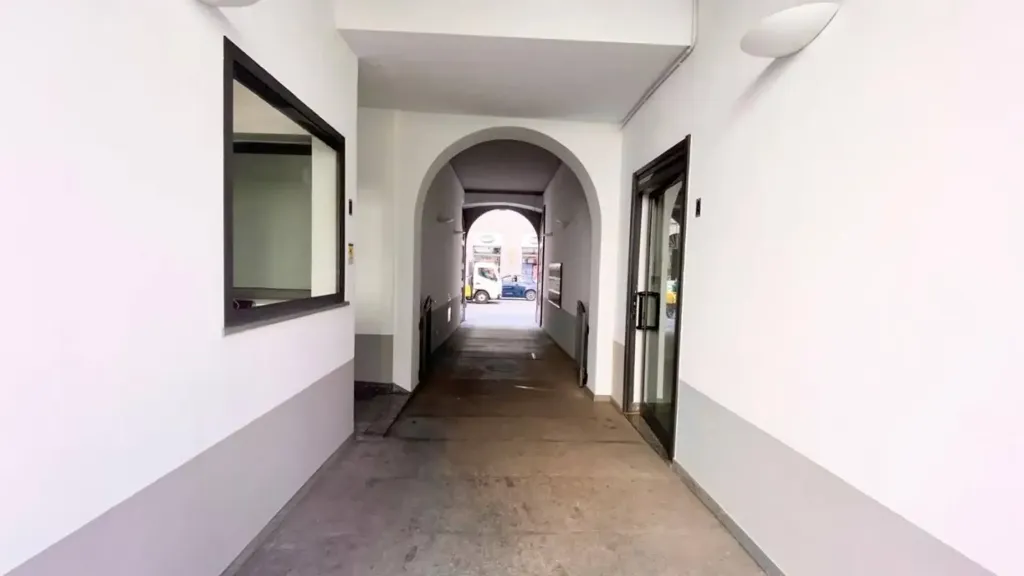 hallway_entrance