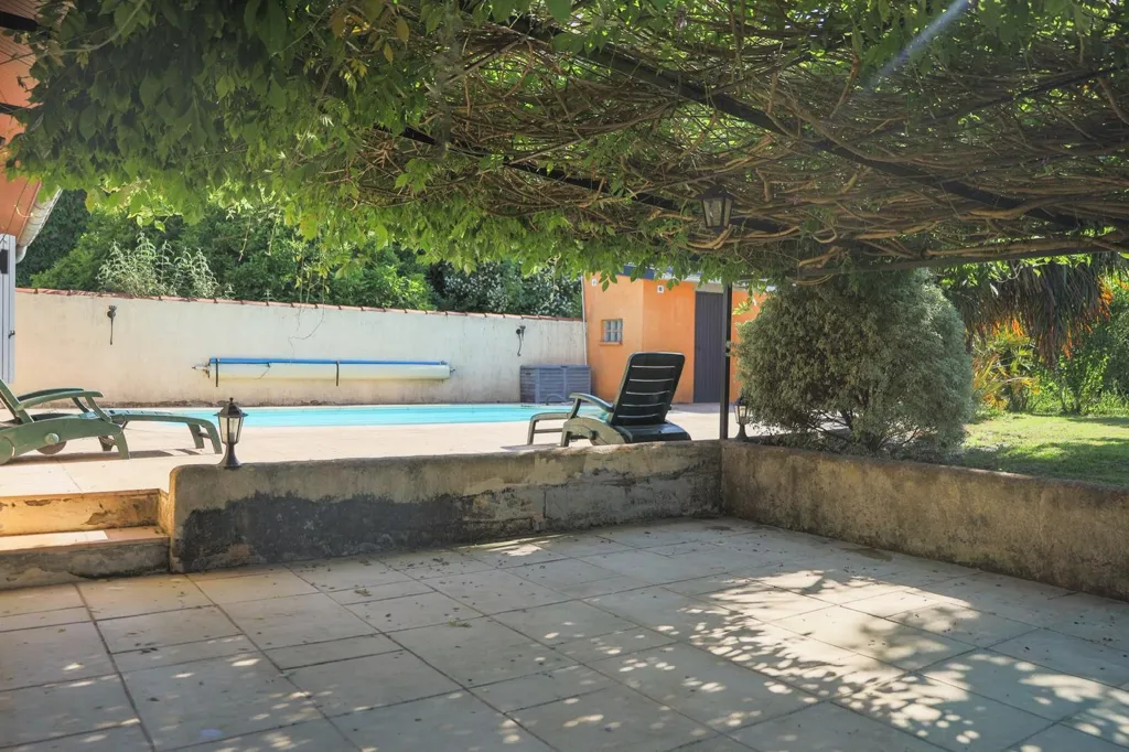 Bassein - Family House with River Access in Montluel