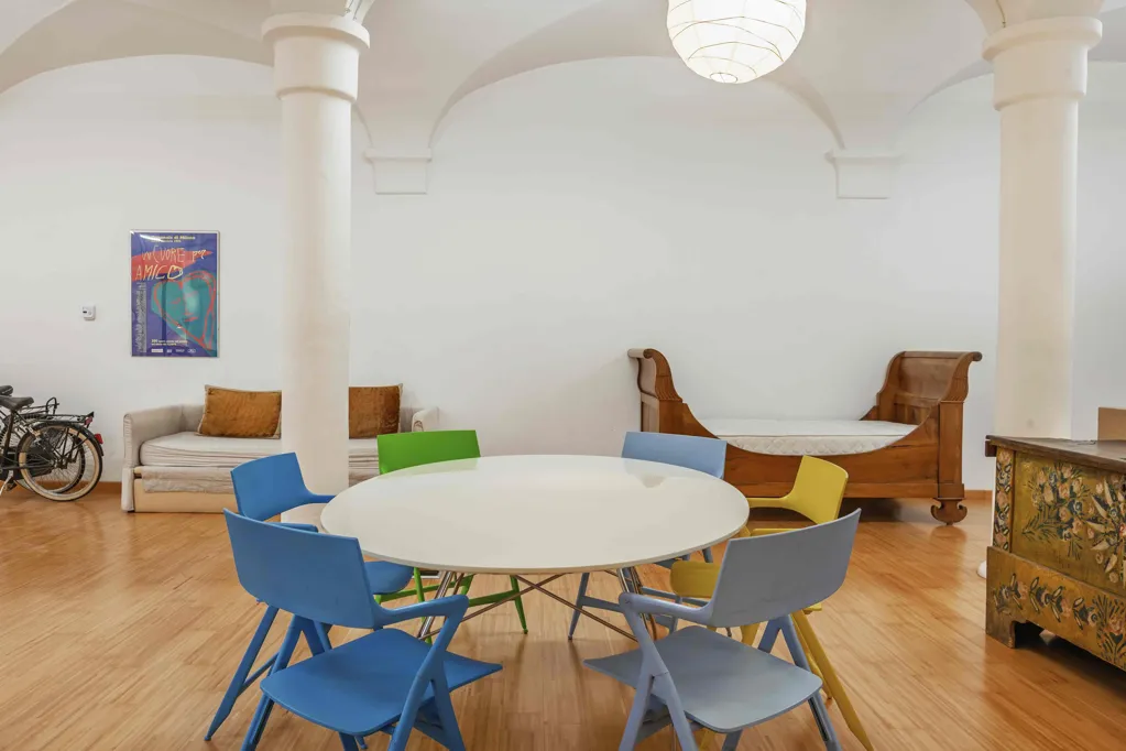 Salle à manger - Open-Plan Loft with Short-Term Rental in Bologna
