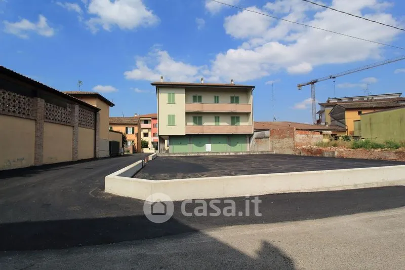 Extérieur - Triplex with Triple Exposure in Borgonovo Val Tidone