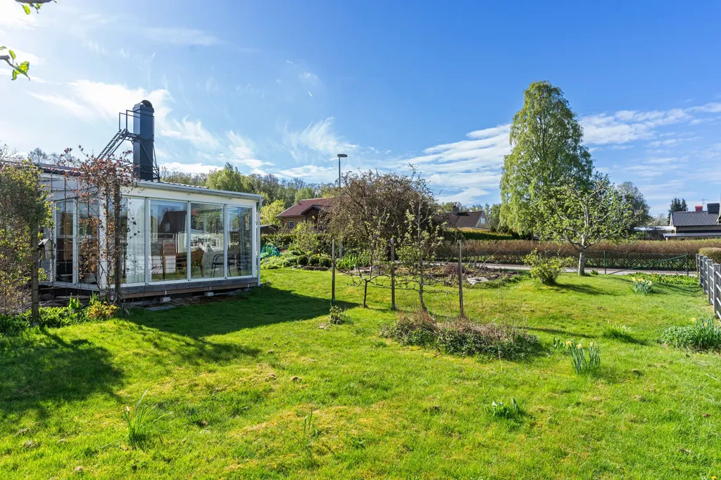 Jardin - Renovated House with Garden in Vargön