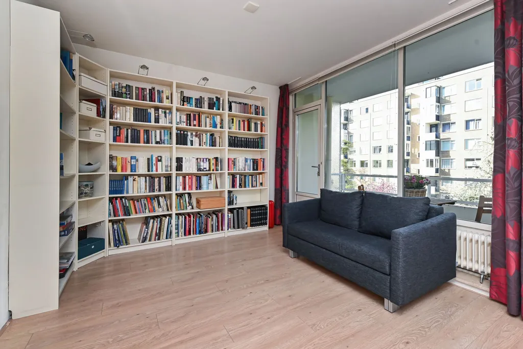 Elutuba - Corner Flat with Erker in Den Haag