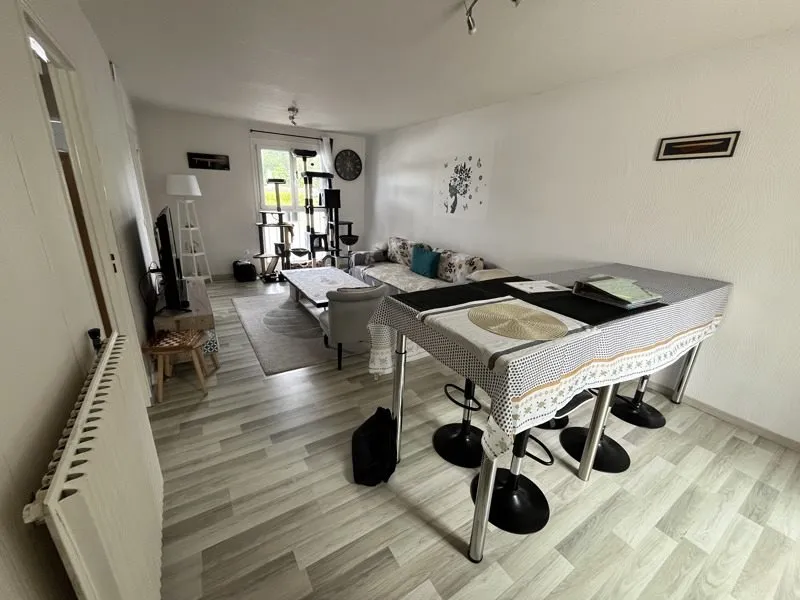 Salle à manger - Maison au Calme avec Terrasse et Jardin à l'Est