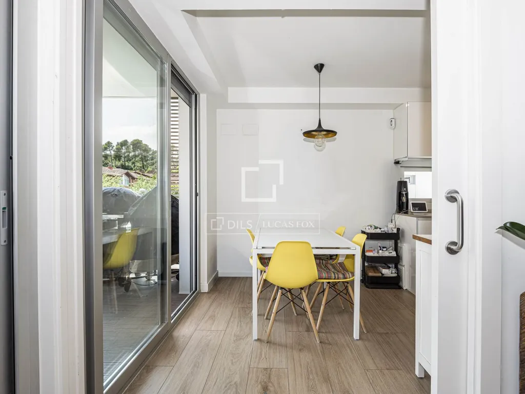 Söögituba - Apartment with Pool and Terrace in Sant Cugat