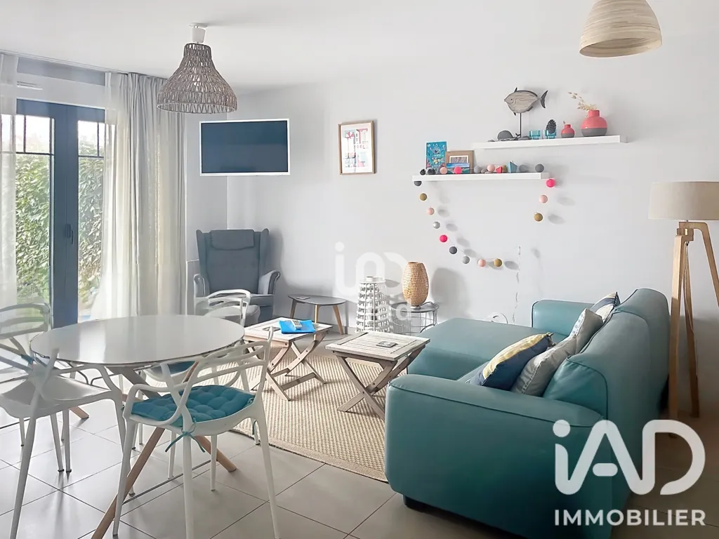 Living Room - Garden Flat near the Seafront in Rez-de-Jardin