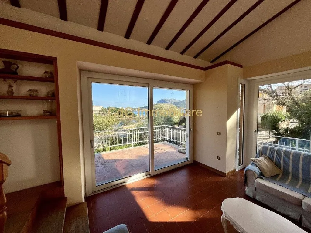 Séjour - Villa with Sea View in Golfo Aranci