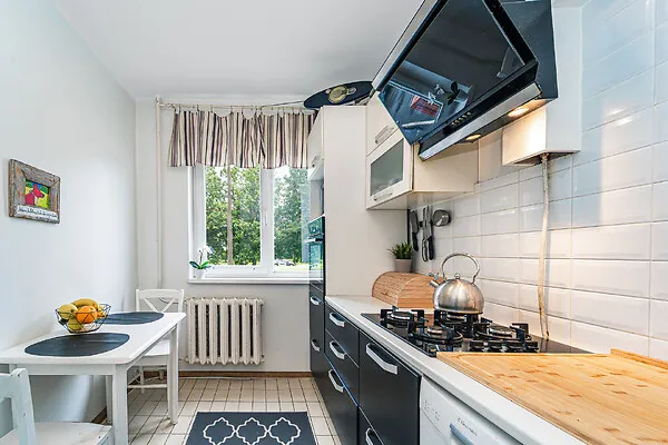 Köök - Apartment with Separate Bathrooms in Mustamäe, Tallinn