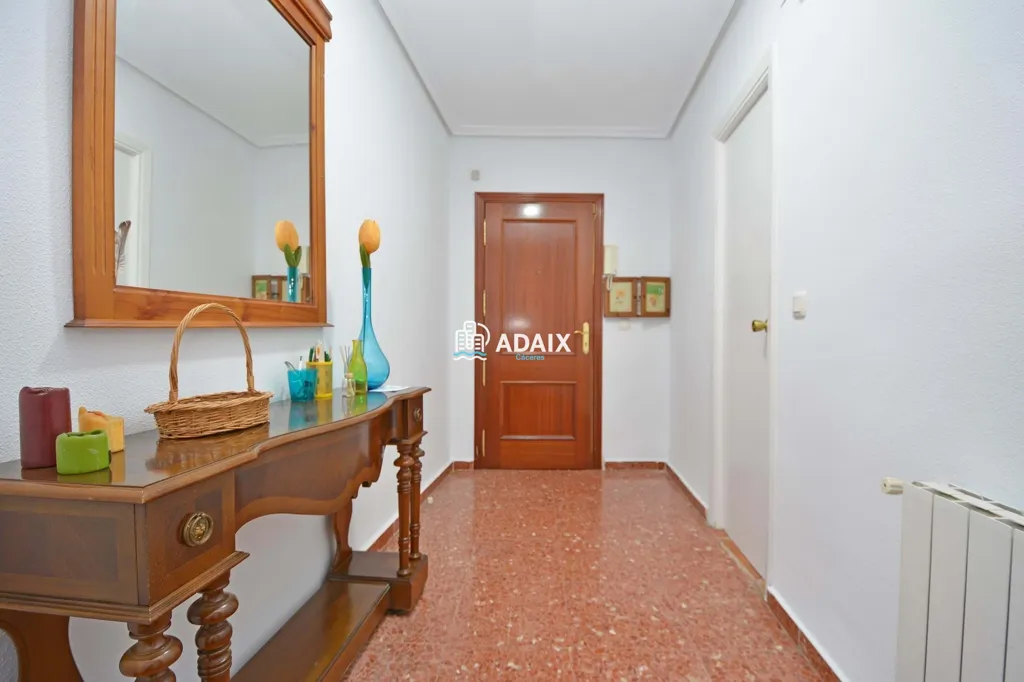 Entrée - Student Flat with Central Location in Cáceres