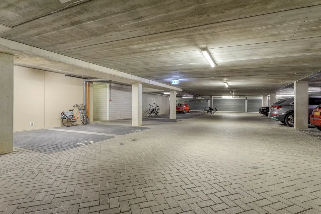 Garaaž - Luxury Penthouse with Castle View in Beeckendael