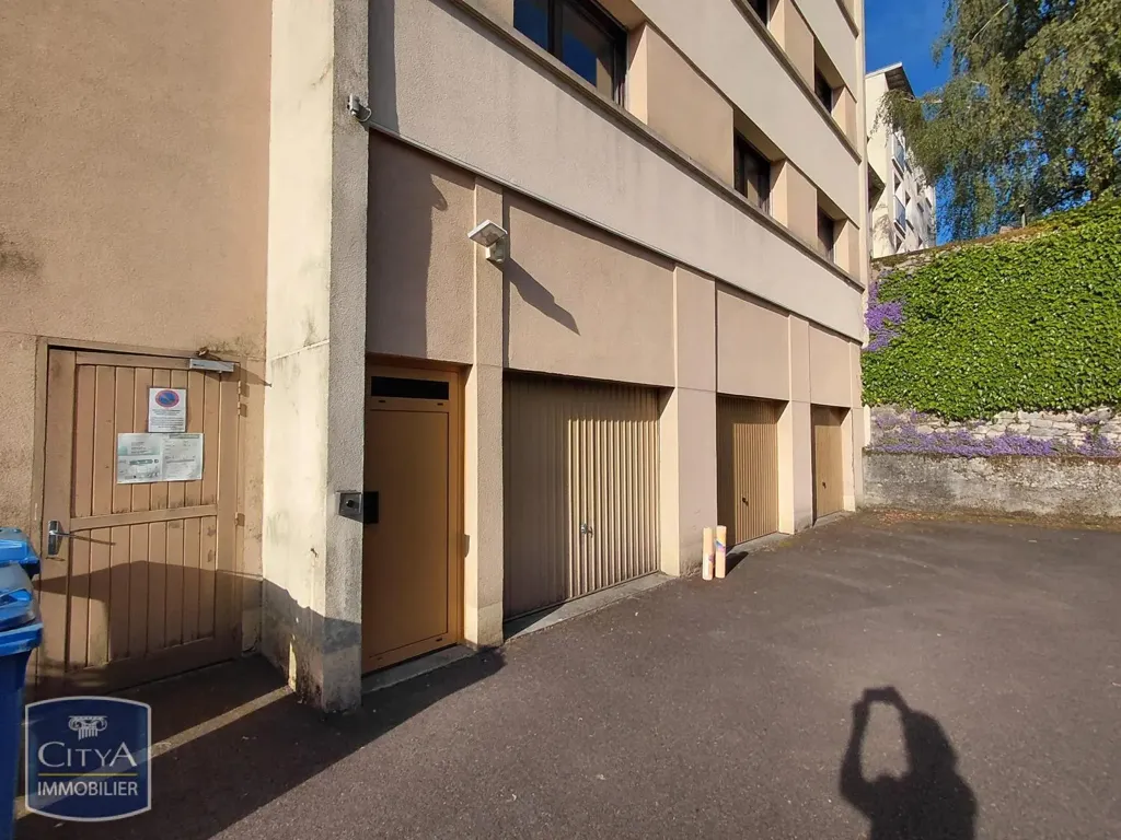 Välivaade - Garage with Controlled Access in Limoges