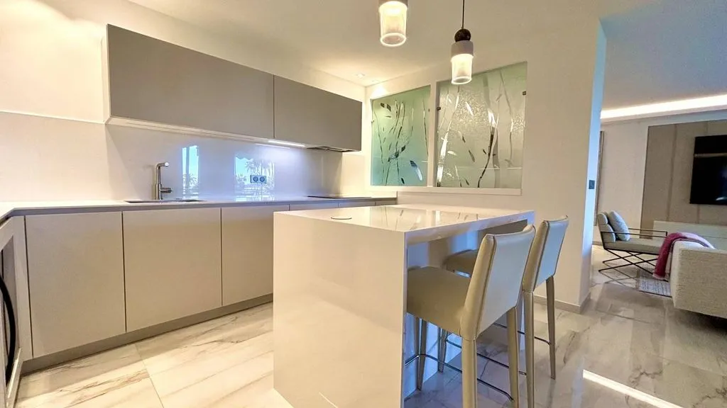 Köök - 2-Bedroom Apartment with Sea View in Cannes Croisette