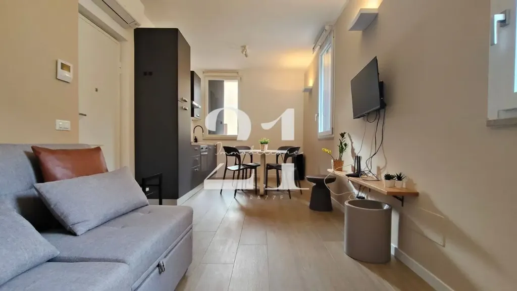 Séjour - Modern Bilocale with Parking in Varazze