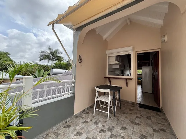 Terrazza - Two-Bedroom Flat with Terrace in Petit-Bourg