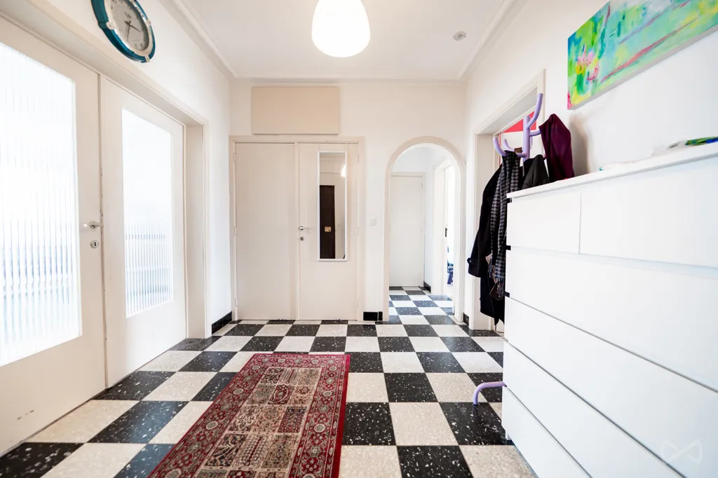 Esik - Spacious Apartment with Terrace in Schaerbeek