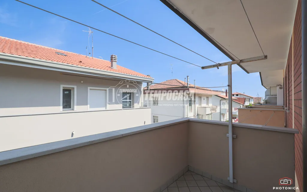 Rõdu - Five-Room Apartment with Balconies in Riccione