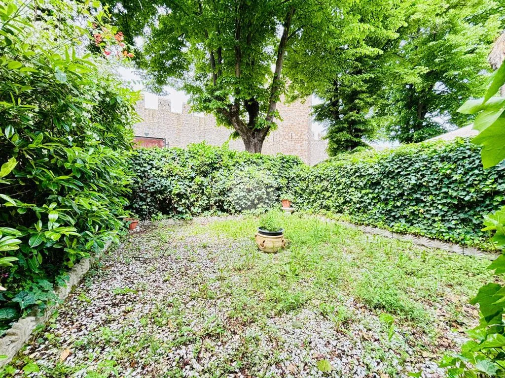 Jardin - Rear-Facing Apartment with Garden in Viterbo