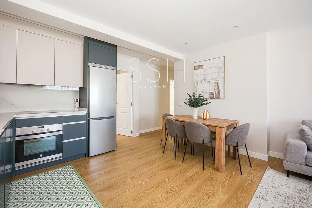 Cuisine - Modern Loft with Terrace in Almagro, Madrid