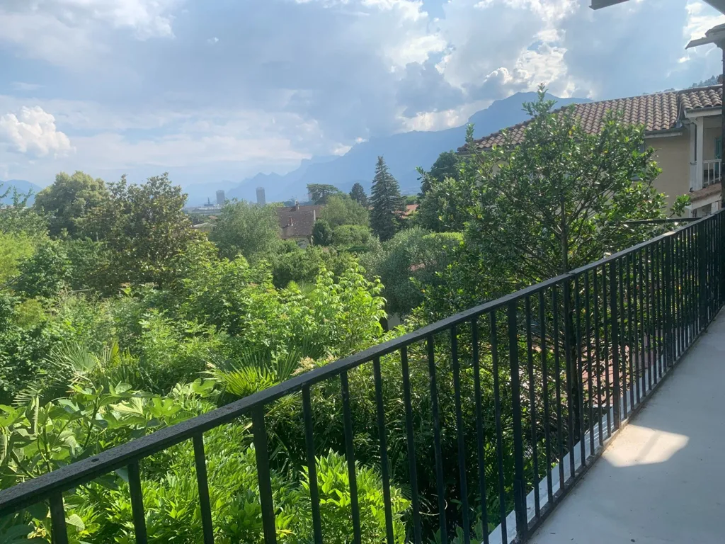 Balcon - Appartement T3 avec Balcon à La Tronche