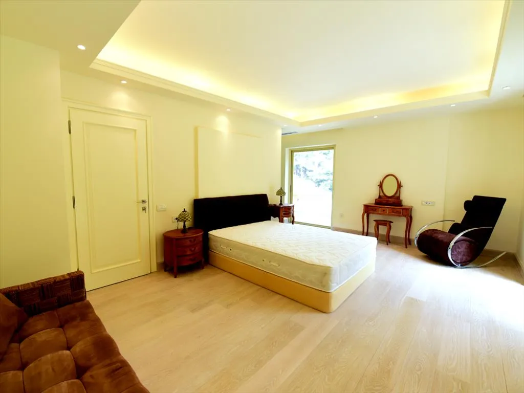 7-toaline maja asukohas Athens