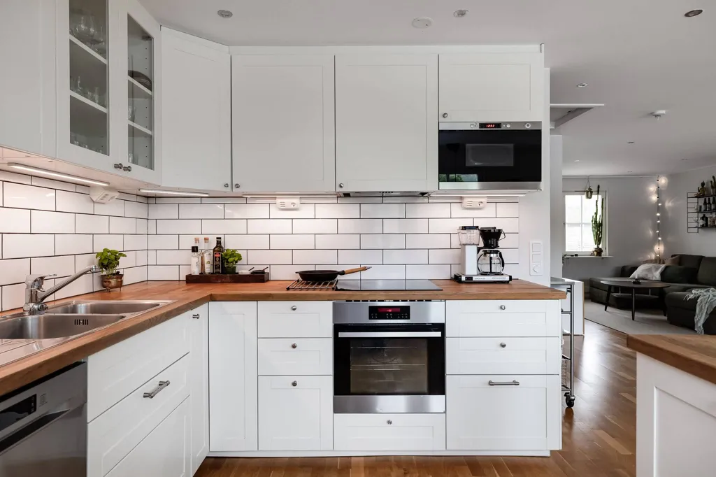 Köök - Stylish Duplex with Garden in Hovsta