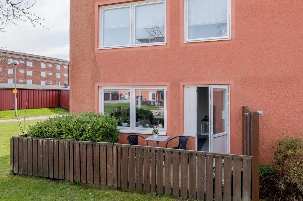 Jardin - Two-Room Flat with Balcony in Bokgatan